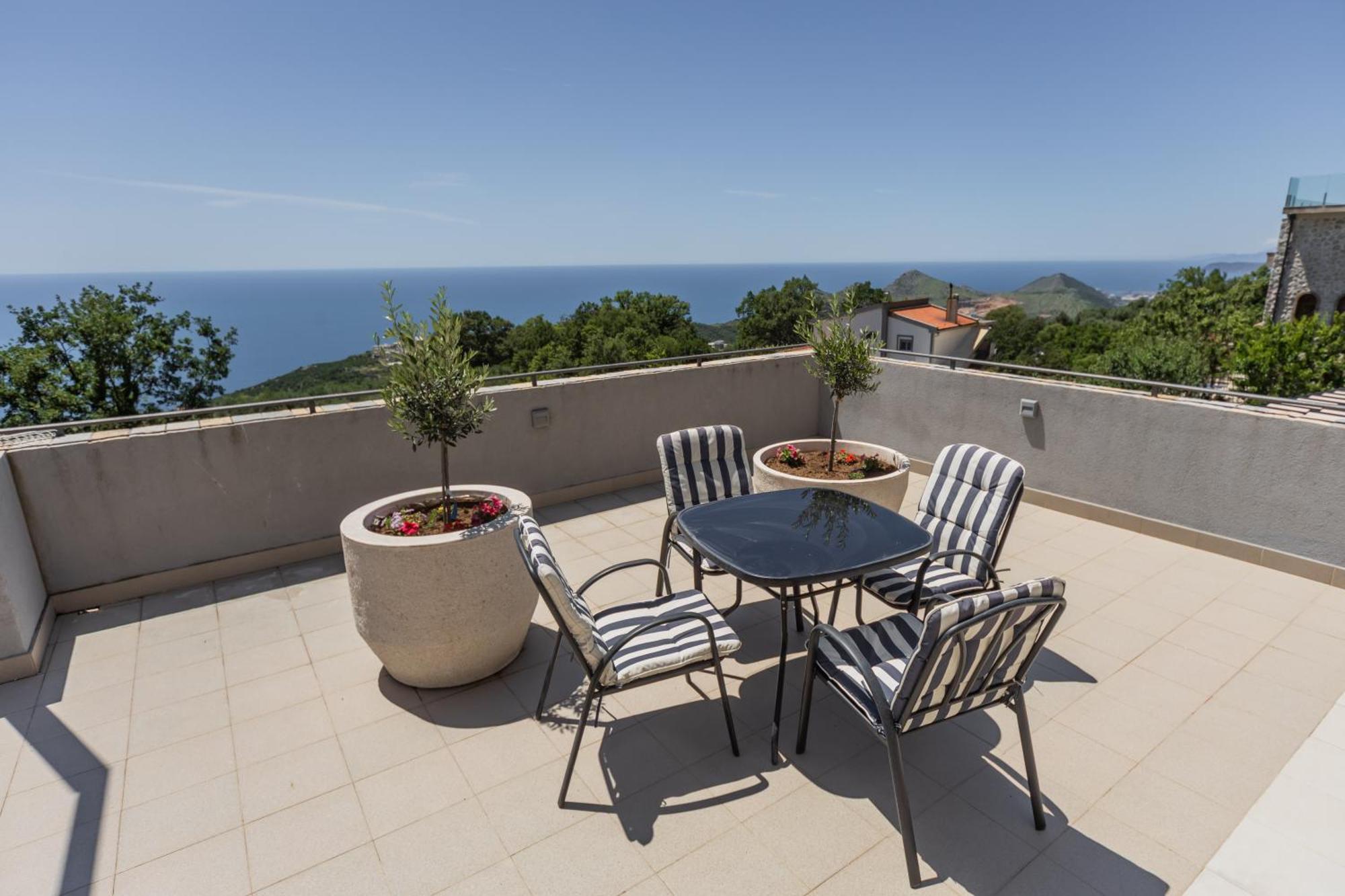 & Beganovic Apartment